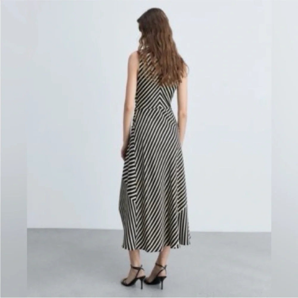 Anthropologie Chic Striped Maxi Dress in Black and White - Picture 2 of 2